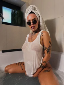 AlexandraCalypso kullanıcısının Bathroom albümü -  6 fotoğraf