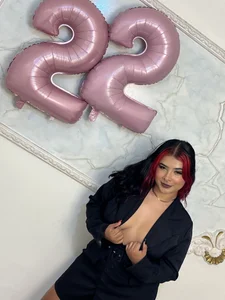 AliiceBrown_ 22nd BIRTHDAY!! Pic