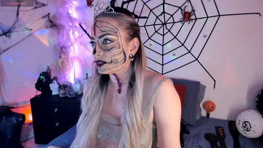 Jeanineescott sexy catrina Pic 6