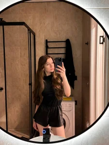 LaveraMelingのmake me happyの 5枚の写真