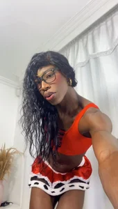 Red is hot od Alex_Keit  2 snímek