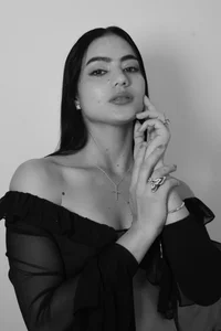 ariel_jonees do you like this outfit Poză 8