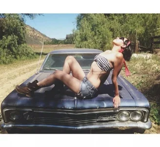 ScrewyGirl Public Foto 3