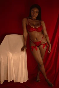 KaiaBrown: 🔴MY HORNY VALENTINE 💝🎁❤️ ( 3 фото)