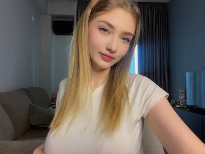 AveryBerkson booobs  5. fénykép
