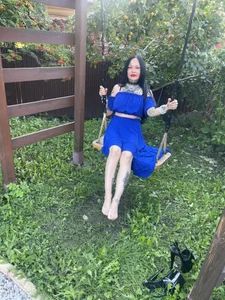 Megan_Black_Moonのdoes the blue outfit suit me?の枚の写真