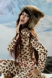 TiffanyYounge Cheerful зображення 2