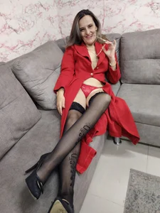 Abril_Sexx Milf sexual secretary! Pic 5