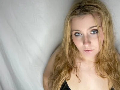 EllieMelts Public  5টি ছবি