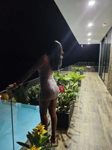 Ebony de Trissa_Benson  Imagens