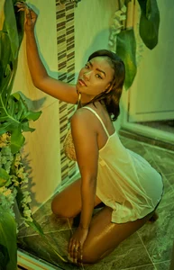 Christie_Wilde Exotic ebony Pic 3