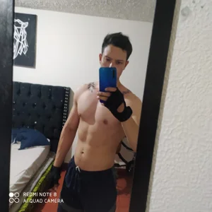 tyleer_1 MY BODY Pic