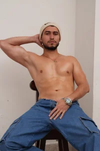 leo_carter Public Pic 6