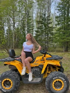 cassiemurr_ Will you ride with me?😉 Immagine 