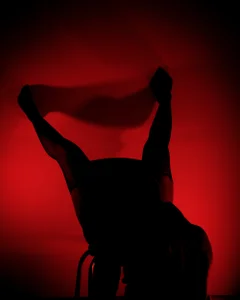 ada_mclaineのWhat if you're with me in the dark?の 4枚の写真