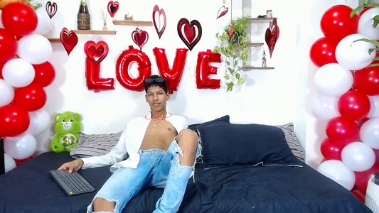 Interracial_Snow_Bunny Tommy Public 😎😛 Pic 2