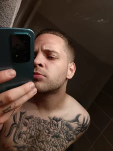 Davidoffcoolbigdick: Public ( 2 фото)
