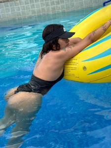 _lili_rose_ Traveling and enjoying life 🔥💦 Pic