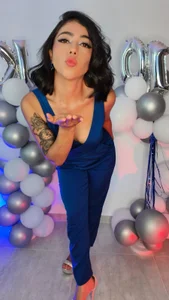 AndreaVelasco 10K and I'm just getting started… Ready for more? 😈🎉 Immagine  4