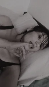 samiradollの🖤🤍in black and white 🤍🖤の 3枚の写真