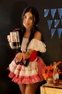 katy_riossi love oktoberfest Bild