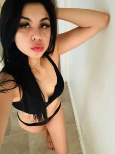 EmeryKinleys Public Pic 3