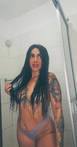 ArianaRosee_ bathing this body 🔥 Pic 2