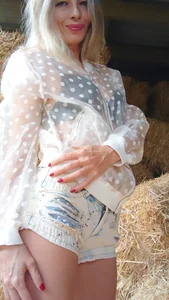 Eva_Melow Being unavailable means consciously avoiding exhaustion, taking care of yourself and others Pic