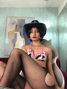 Cowgirl hot. 🤠🔥 od Akaza_Hakuji_  6 snímek