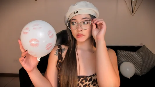 AlinaKravitz Eroticism with Balloons 🎈💋 Pic 4