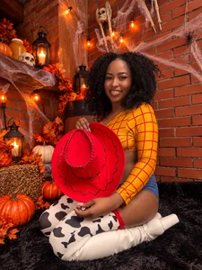 TAYRA_CASTLE Cowgirl Halloween รูป  2
