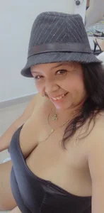 Penelope_Nipples_ Public Pic 5