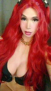 Sexiestasian_ts: It's me ( 2 фото)