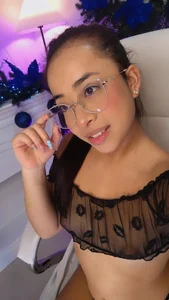 Public od July_Adams  3 snímek