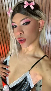 AndyBlake_ You are the temptation that I cannot resist. Hình