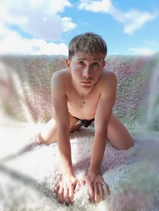 Naughty__Chrissのsexy boy❤🔥の 3枚の写真