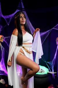 AntoniaRoss_ Goddess Pic