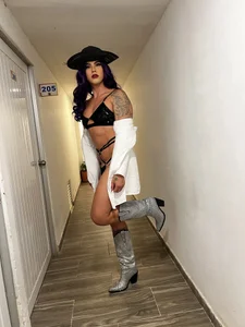 AshlyBetancurXのI am beautiful as the nightの 8枚の写真