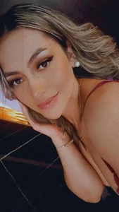 KendallBlue__1 Public Foto