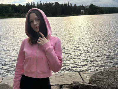 Swan_Megan Would you like me to become an integral part of my world? Immerse yourself in a world of pleasure Kuva