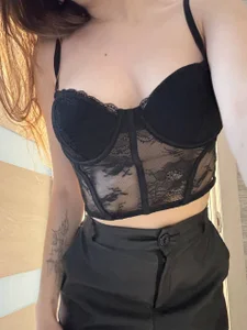 KittyLane_ Public Pic 4