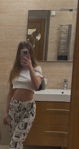 LullyFox Home vibe 🤍 Pic 3