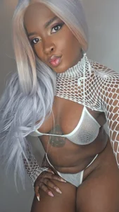 KAROL-SCOTT Blonde hair Pic 3