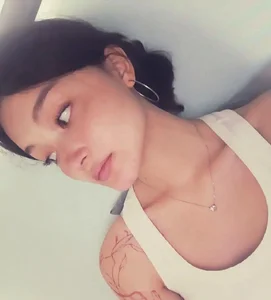 GussieGoold Public  7. fénykép