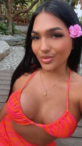 isabella1sexy Being outside. Pic