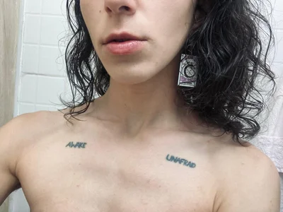 fragile pic de pinkyves  Imagens