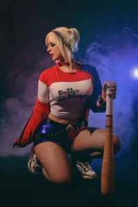 XXMILE: harley quinn ( 4 фото)