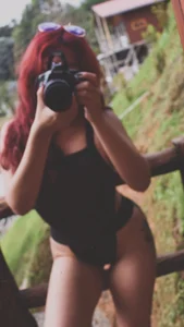 Evelyn_outdoors Public Pic 3