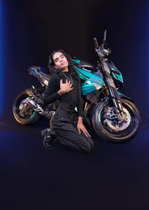 maxi_max0 🕶️🔥 Ride with me, darling. Foto