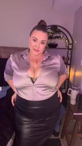 MadamJizzle Public Pic 3